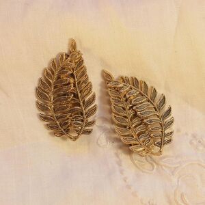 Vintage Boho Gold-Tone Lead Clip On Earrings - Wear and Tarnish